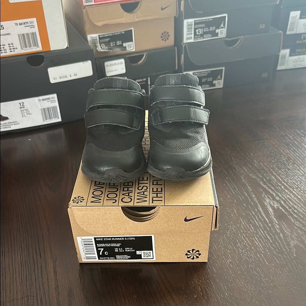 Nike Star Runner Kids Sneakers Black Velcro Size 7C